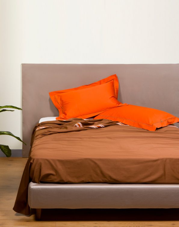 Brown and orange sheet set