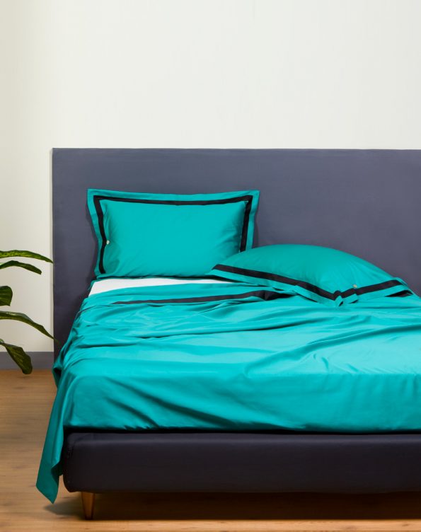 Turquoise and black sheet set