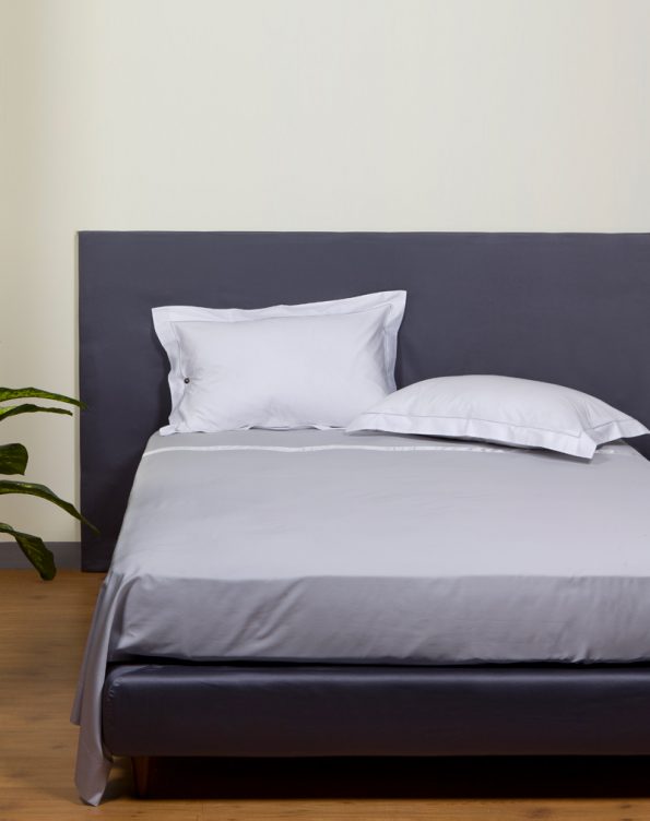 Light grey and white sheet set